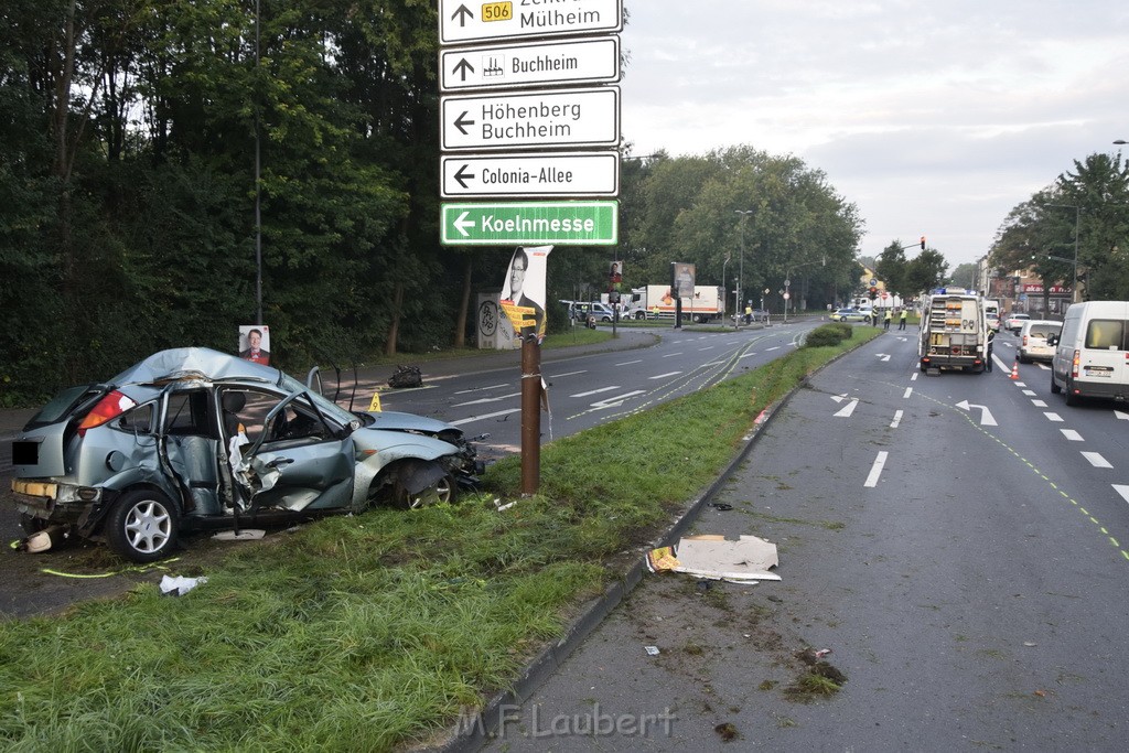 Schwerer VU Koeln Dellbrueck Bergisch Gladbacherstr Herler Ring P101.JPG - Miklos Laubert